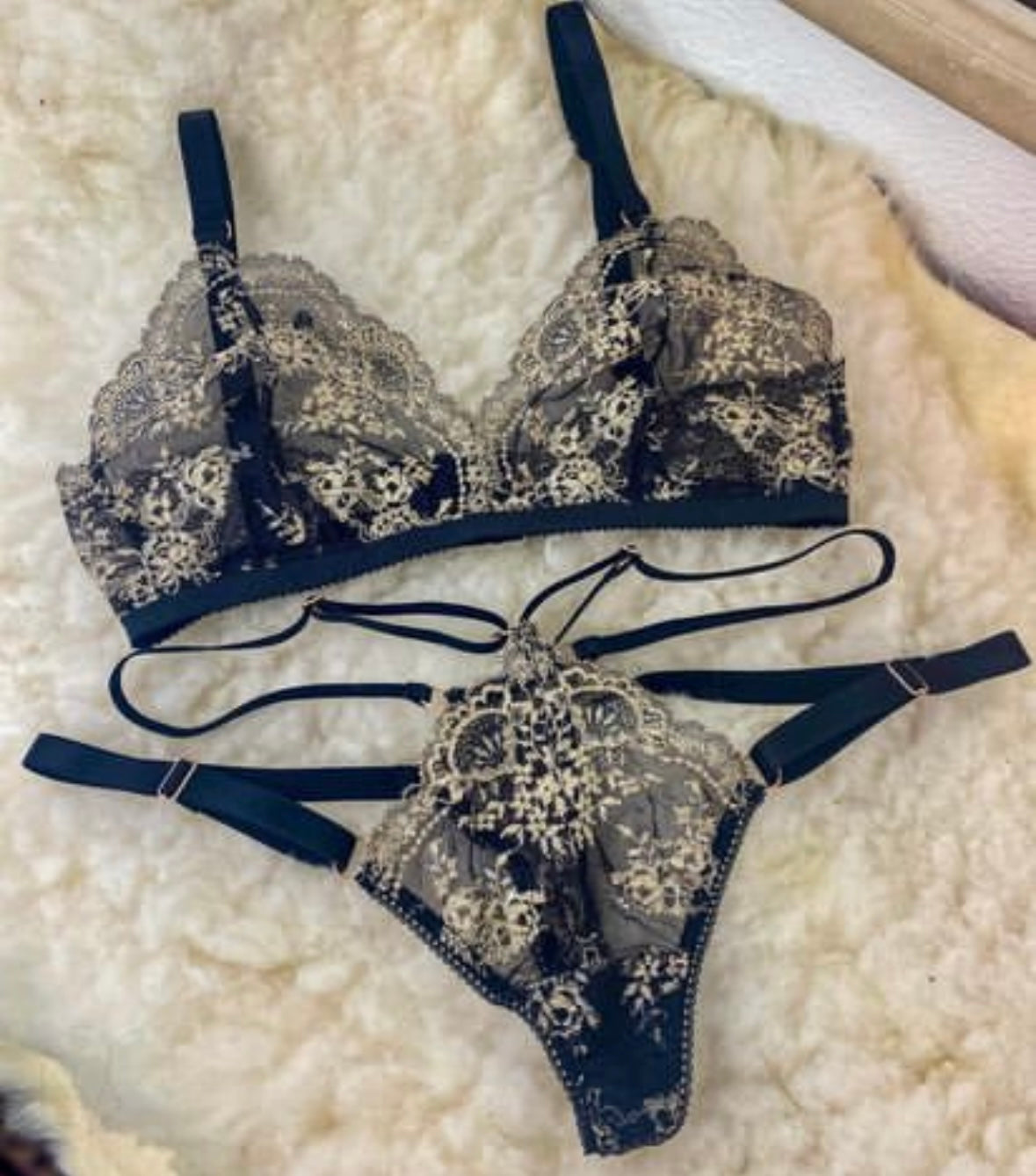 Deposit for a Blind Custom lingerie Creation for You